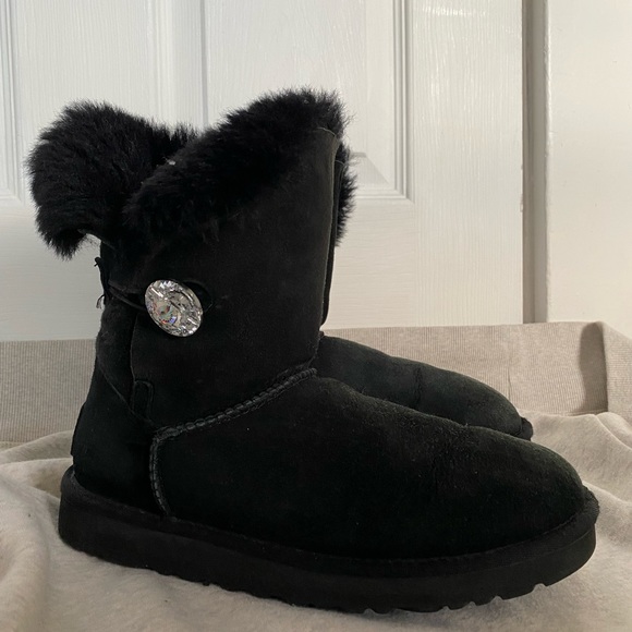 Uggs - Picture 3 of 6